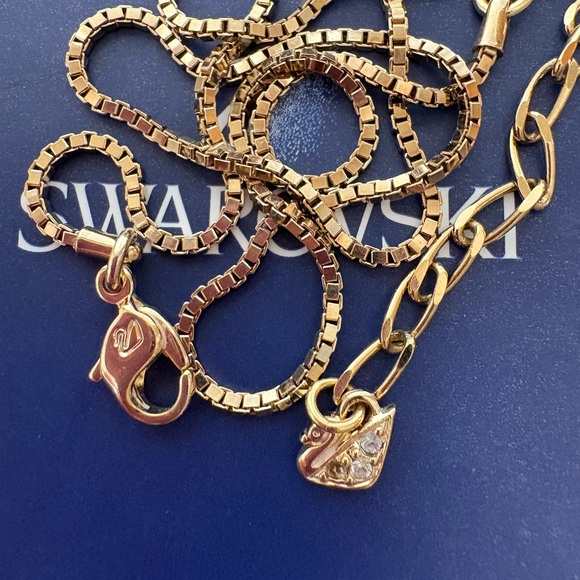 Swarovski Crystal Women's Bracelet, Chain and Earrings Set - Picture 7 of 7